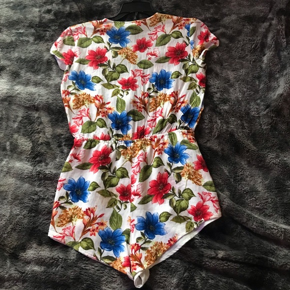 Floral romper - Picture 3 of 3